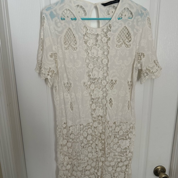 Zara Cream Lace Mini  Dress - Picture 2 of 6